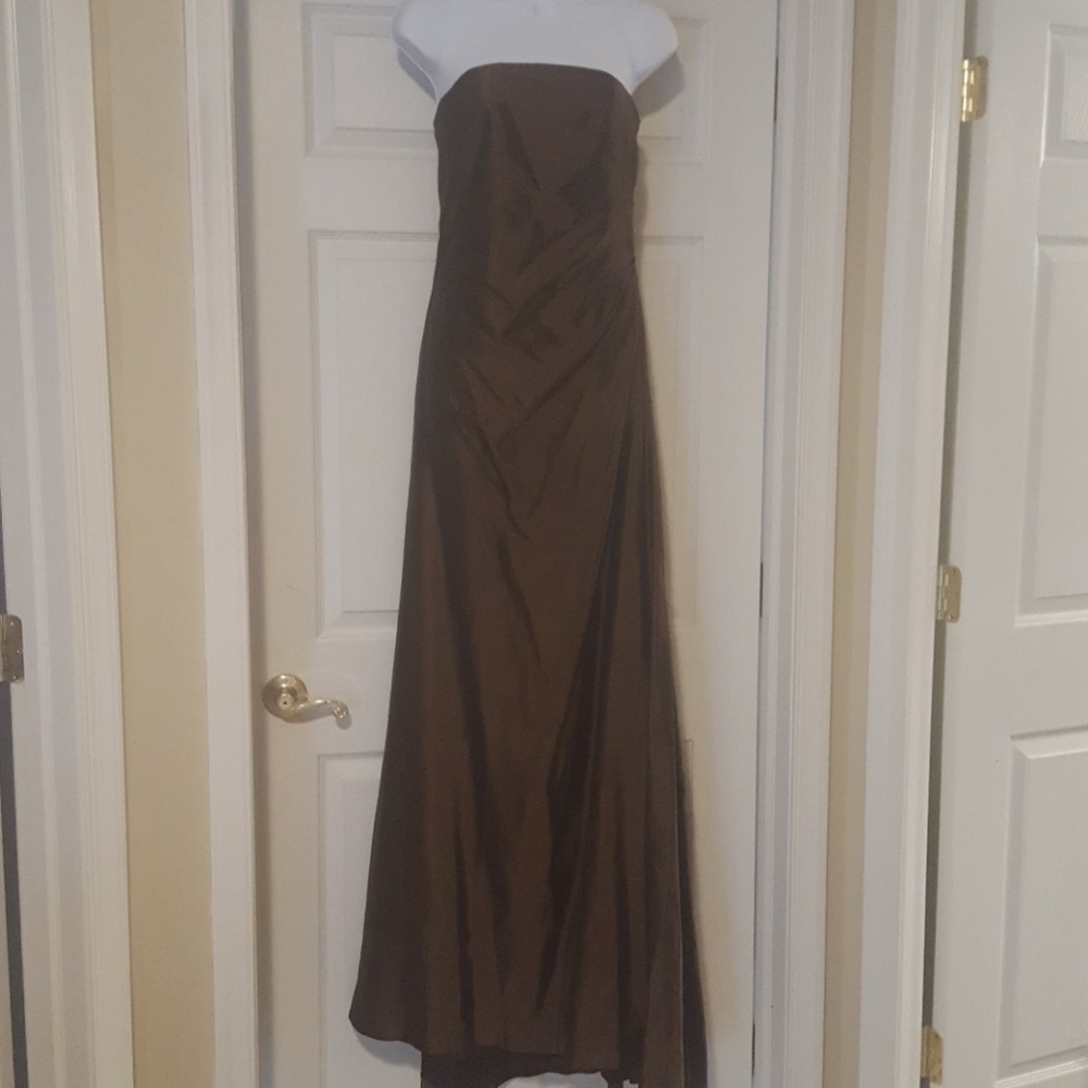 Classic Vera Wang Strapless Brownish Copper Gown